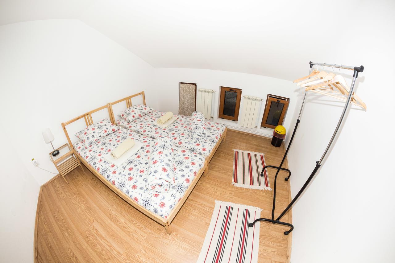 Exit Routine Hostel ทิมิชัวรา ภายนอก รูปภาพ
