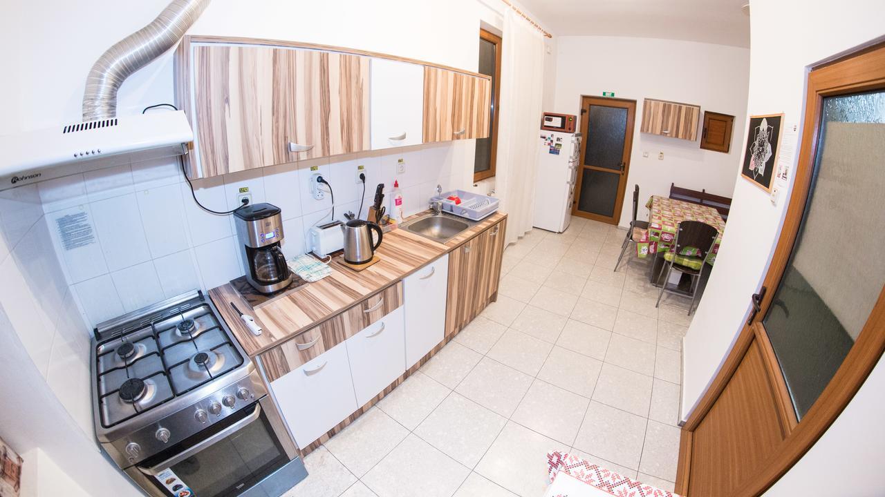 Exit Routine Hostel ทิมิชัวรา ภายนอก รูปภาพ