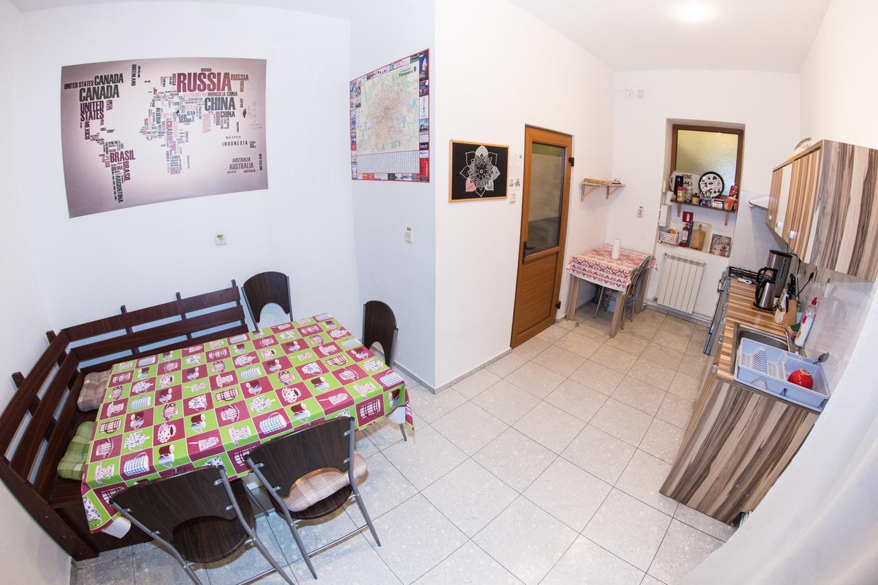 Exit Routine Hostel ทิมิชัวรา ภายนอก รูปภาพ
