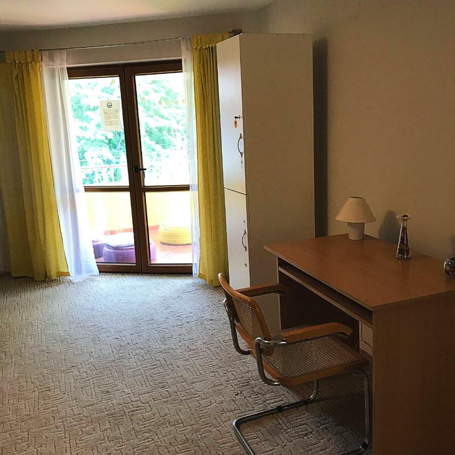 Exit Routine Hostel ทิมิชัวรา ห้อง รูปภาพ