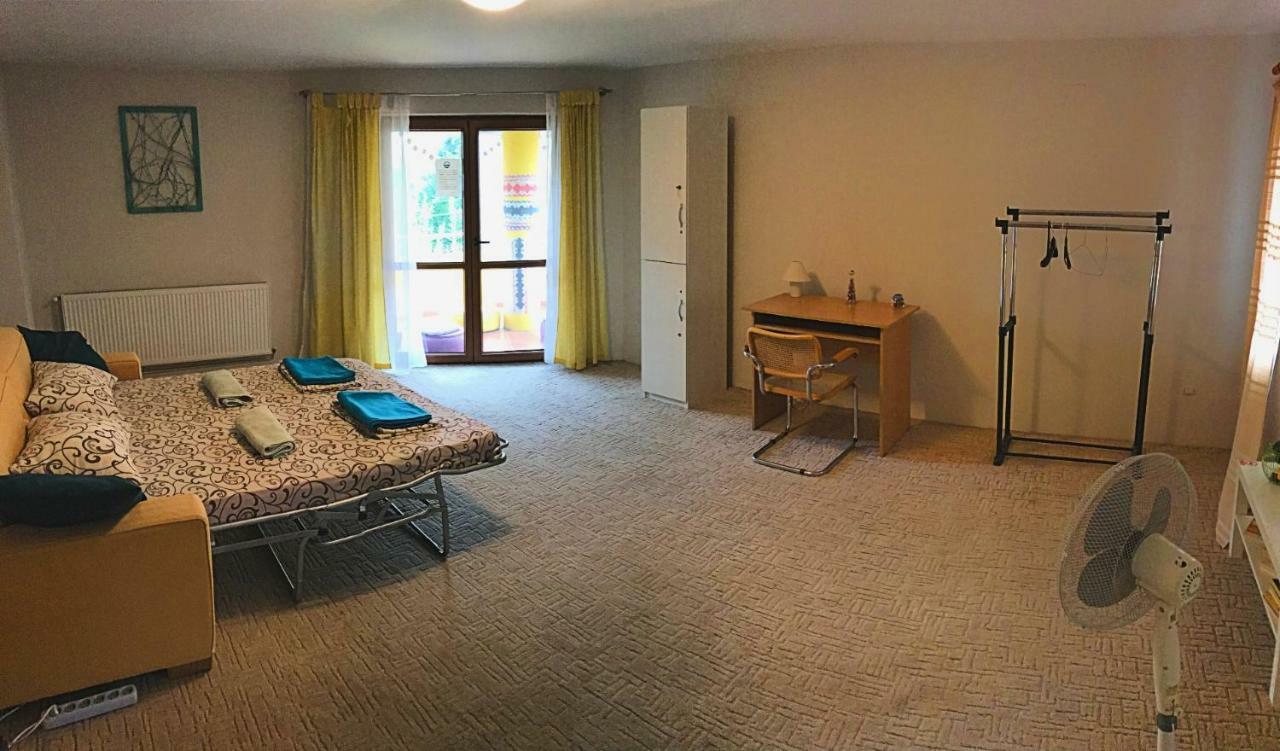 Exit Routine Hostel ทิมิชัวรา ภายนอก รูปภาพ