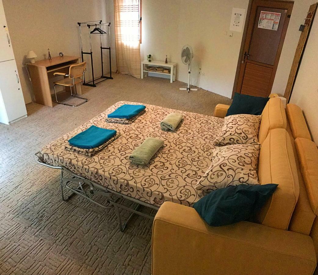 Exit Routine Hostel ทิมิชัวรา ภายนอก รูปภาพ